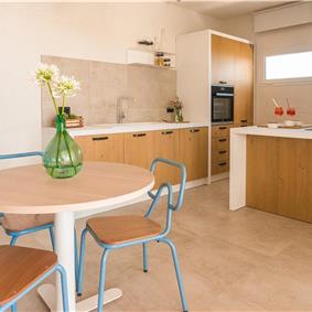 2 bedroom villa with infinity pool, near Alcamo, sleeps 4-5